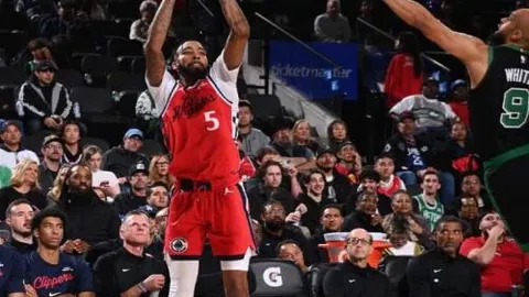 队友空切获盖利三分神助攻